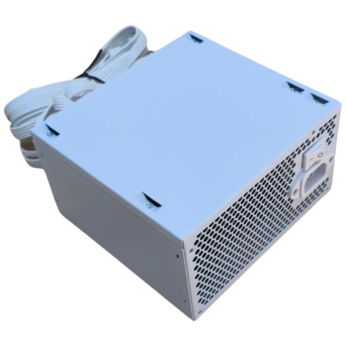 Fonte Gamer Source Royal 80 Plus Bronze de 550W com PFC ativo e ventoinha RGB com bivolt automático para PC desktop de alto desempenho.